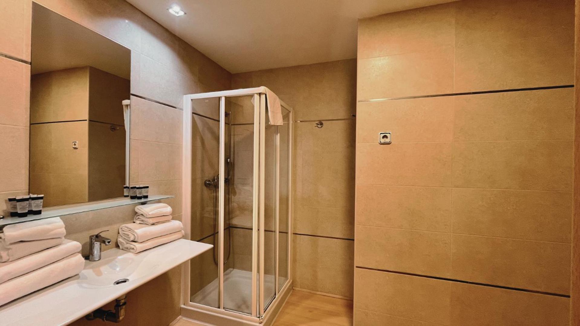Hotel-Apartamentos Tartesos Las Rozas de Madrid Kültér fotó